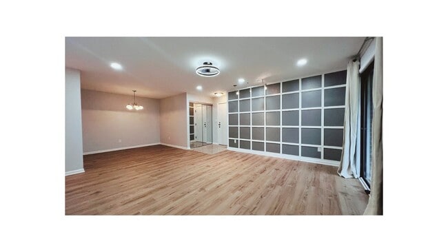 Building Photo - 566 Somerset Ln