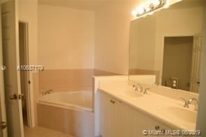 Building Photo - 3 br, 2.5 bath  - Beacon At Doral