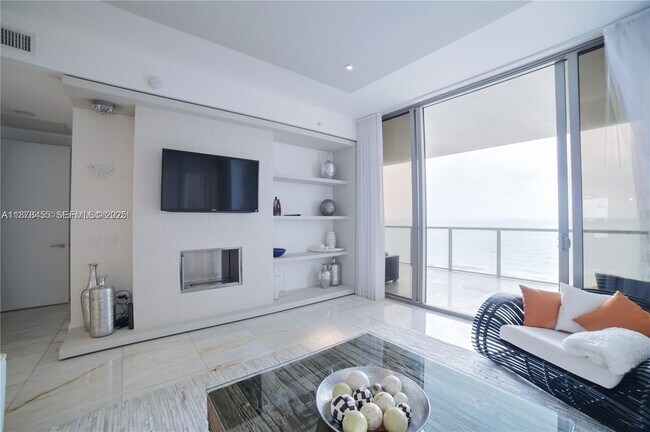 Foto del edificio - 9705 Collins Ave