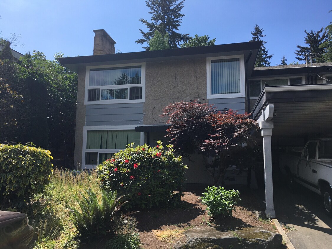 Foto principal - 13735 Greenwood Ave N