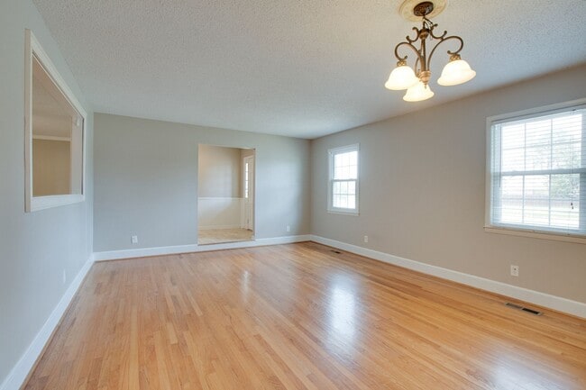 Building Photo - 2107 Edinburgh Drive