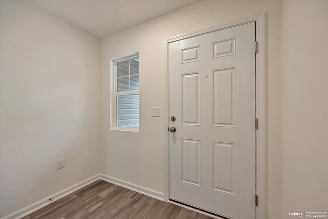 Foto del edificio - 45097 Red Brick Dr