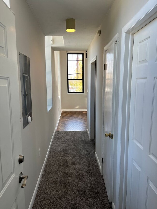 Building Photo - 234 W Clarke Ave