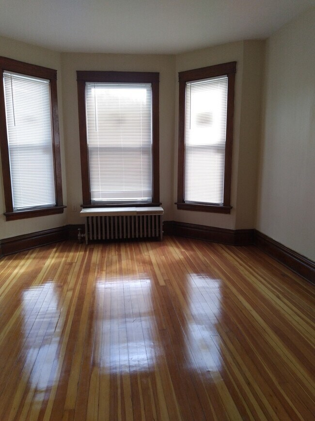 Building Photo - 11118 S Edbrooke Ave