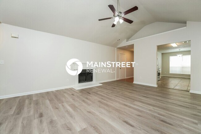 Foto del edificio - 3 Bedroom Pet-Friendly Home in Lithonia, GA with Main Street Renewal