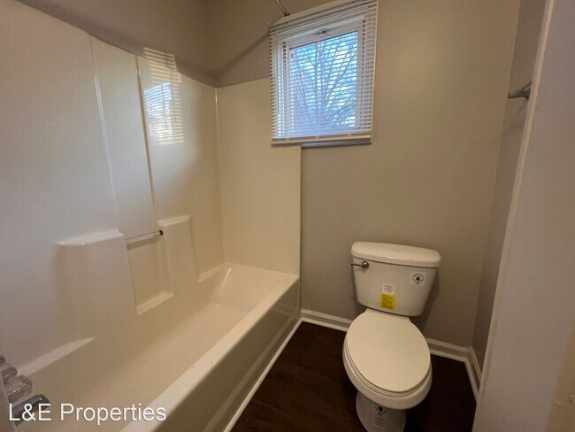 Foto del edificio - 2 br, 1 bath House - 102 Summit Street