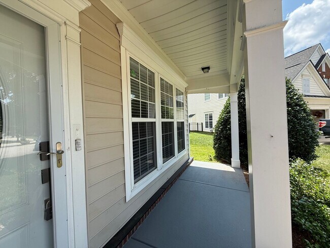 Foto del edificio - Newly Remodeled 4BD, 2.5BA Raleigh Home wi...