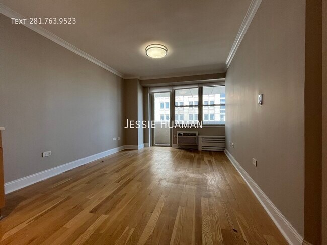Foto del edificio - 80 N Moore St