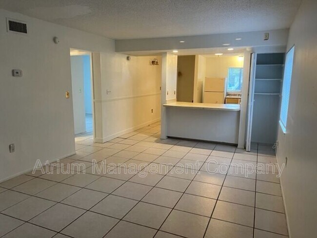 Foto del edificio - 2545 Myrtle Ave
