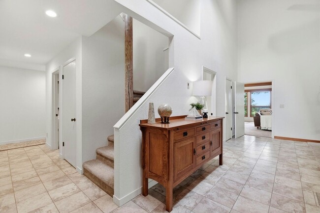 Building Photo - 4730 Woodcliff Ct
