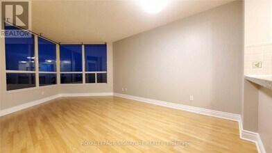 Building Photo - 10 Northtown Way