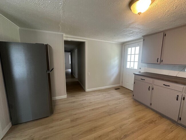 Foto del edificio - Welcome to the newly renovated gem located in the heart of Russellville, AR.