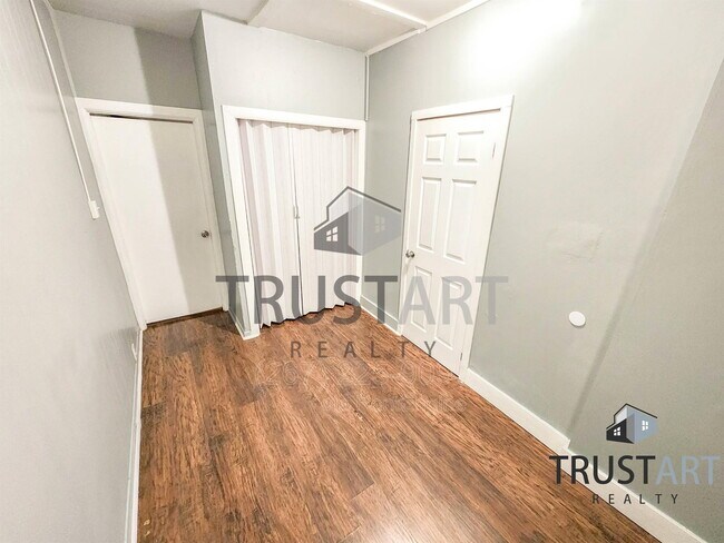 Foto del edificio - 1347 Sellers St