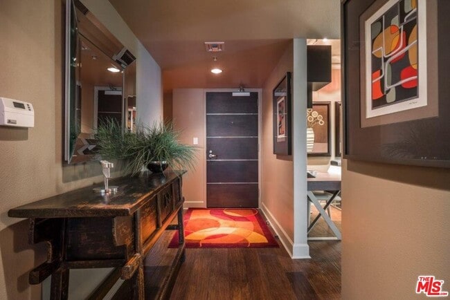 Building Photo - 13700 Marina Pointe Dr