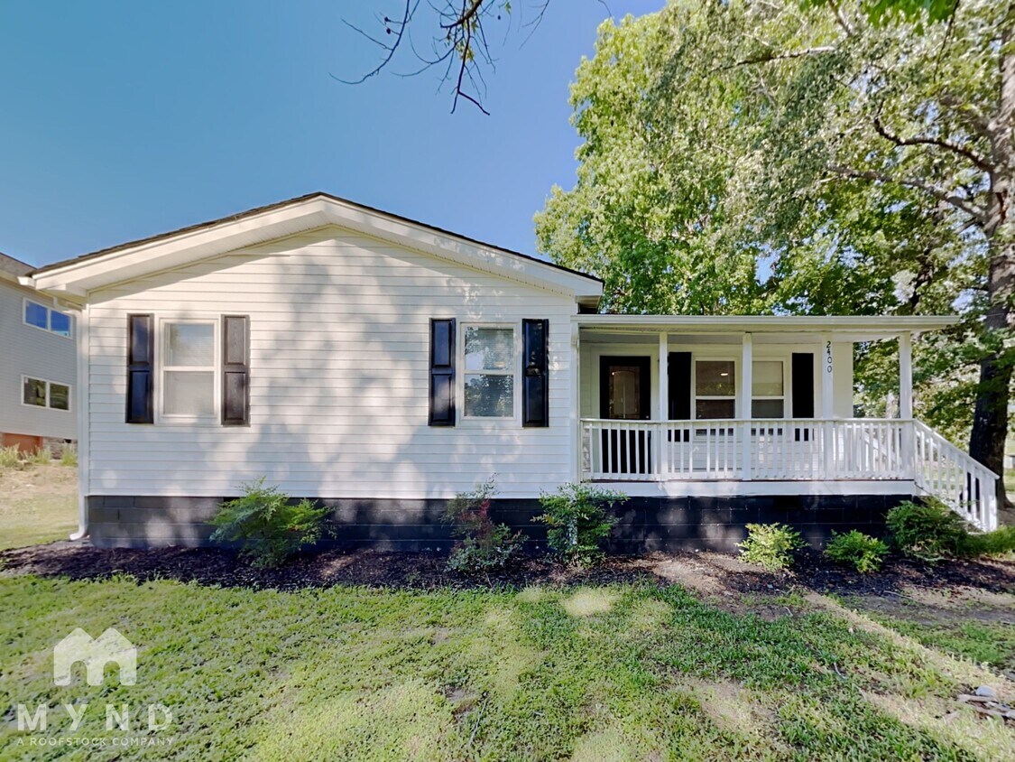 Foto principal - 2400 Dorety Pl