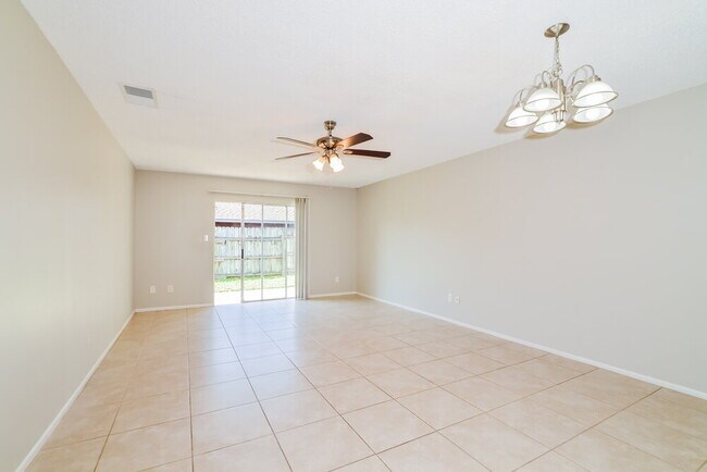 Building Photo - 3210 Tomahawk Dr