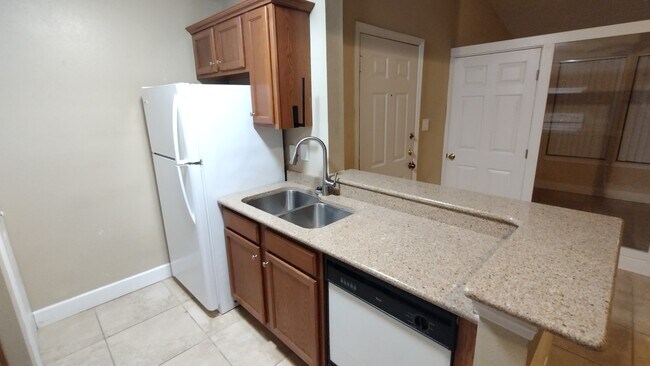 Building Photo - 4028 Crockers Lake Blvd