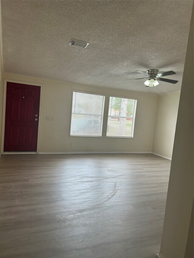 Foto del edificio - 27610 Horizon