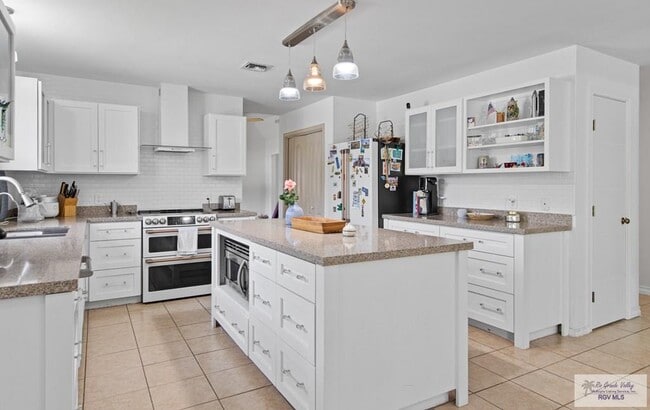 Foto del edificio - 4722 Beaver Pond Dr