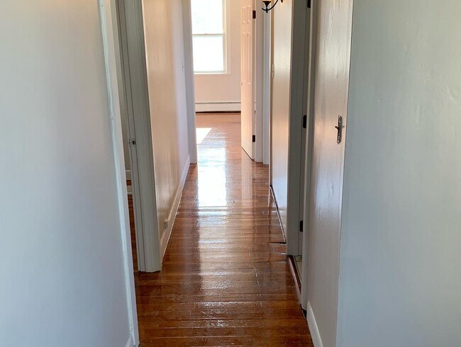 Building Photo - 37 Fowle St