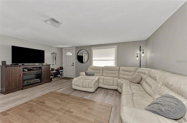 Building Photo - 304 San Carlos Ave