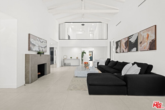 Foto del edificio - 201 S Bedford Dr