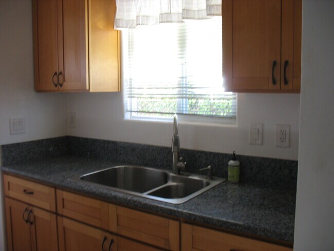 Foto del edificio - 520 E Commonwealth Ave