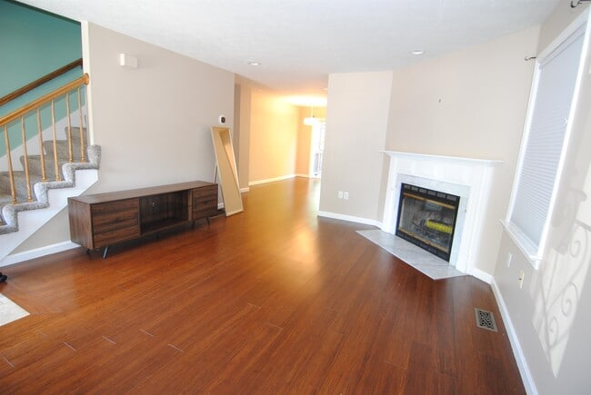 Building Photo - 77 Cadogan Way