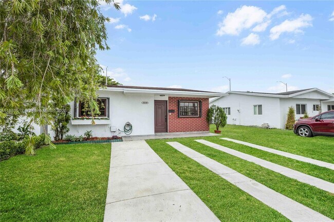 Foto del edificio - 10102 SW 23rd Terrace