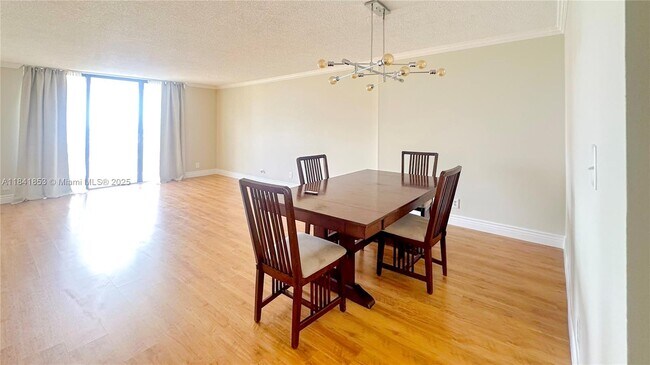 Foto del edificio - 18151 NE 31st Ct