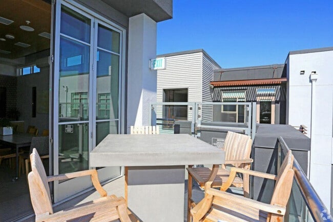 Building Photo - 3645 Haven Ave