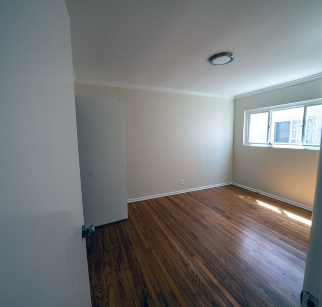 Bedroom 1 - 527 N Serrano Ave