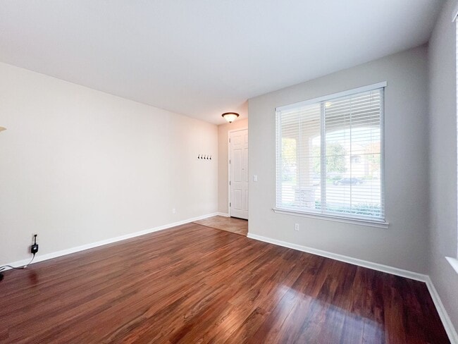 Building Photo - West Sacramento Gem with 3 Bedrooms & 2 Ba...