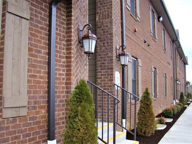 Foto del edificio - Eagle Village