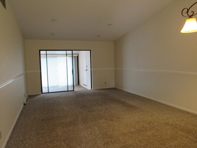 Building Photo - 620 Sea Pine Way