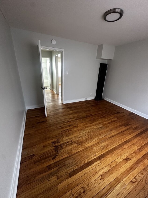 Building Photo - 1417 Nightingale Rd