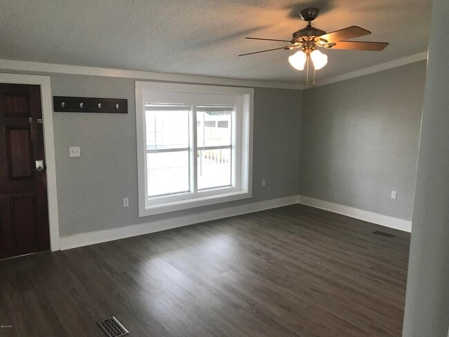 Building Photo - 219 Venado Pl