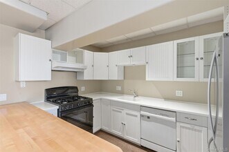 Building Photo - 248 Depew Ave