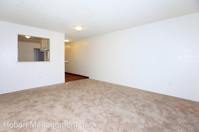Building Photo - 3 br, 2 bath Apartment - 246 N Emerald Dr....
