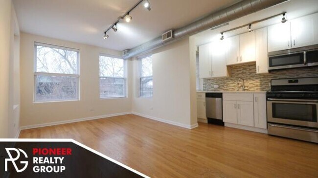 Building Photo - 2 bedroom in CHICAGO IL 60625