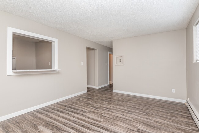 Building Photo - Button Place