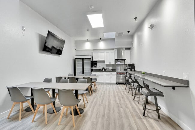 Foto del edificio - 4026 Bismarck Dr