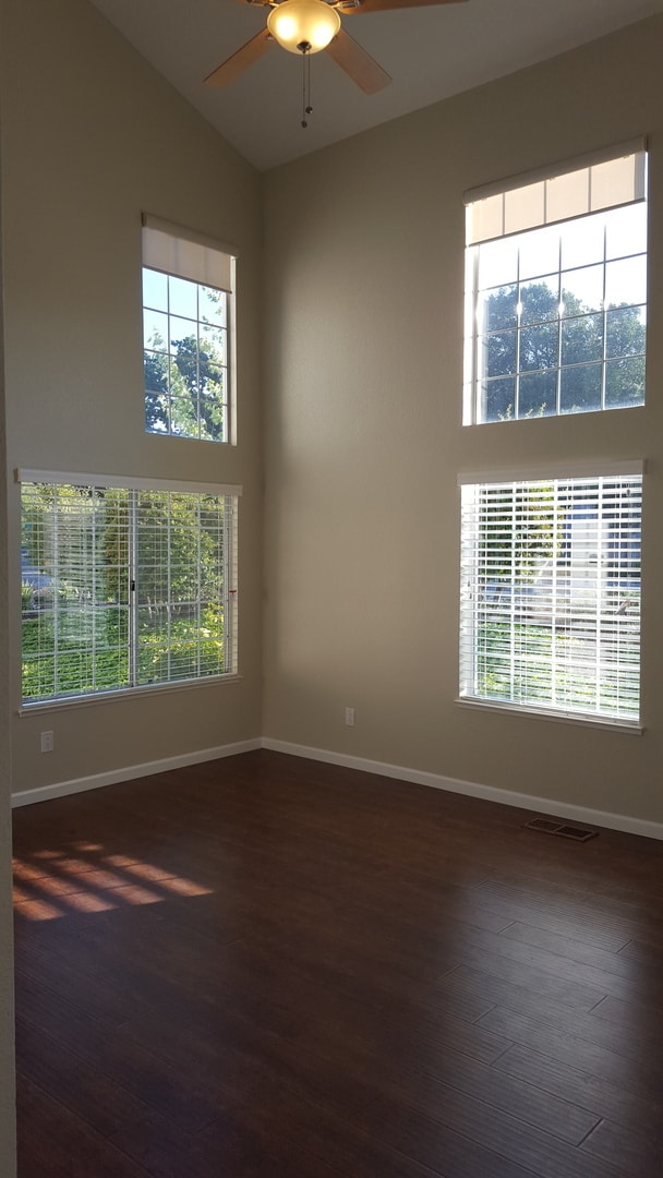 Foto del edificio - Dublin Silvergate, End Unit Townhome 3 Bed, 2.5 Bath, Dual Primary Suites, Community Pool!