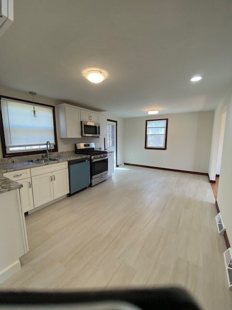 Foto del edificio - 236 Comfort St