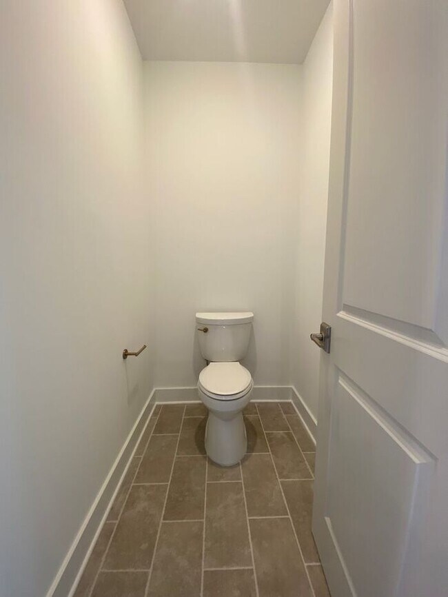 Building Photo - 4 Bed 4 Bath Beautiful Brand New House in ...