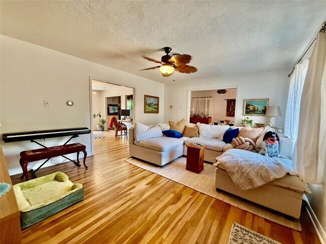 Building Photo - 1411 Ridgemont Dr