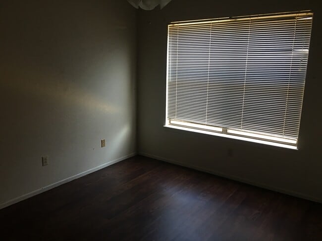 Foto del edificio - 9807 Memphis Ave