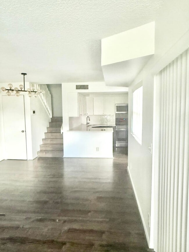 Building Photo - 3715 Village Dr