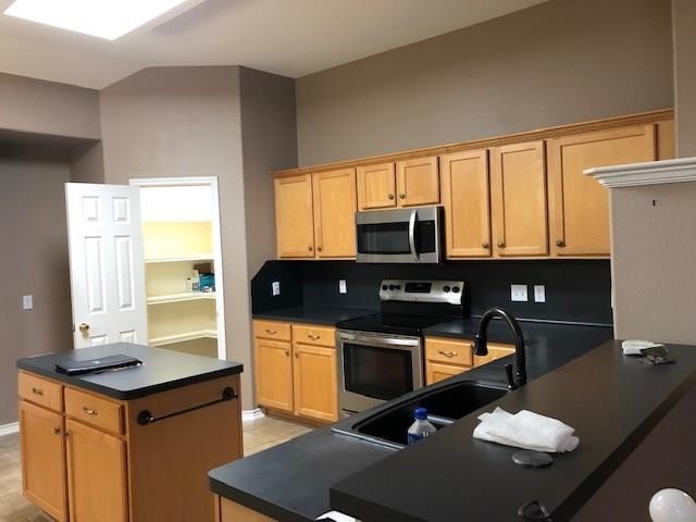 Foto del edificio - 5829 Sutherland Dr