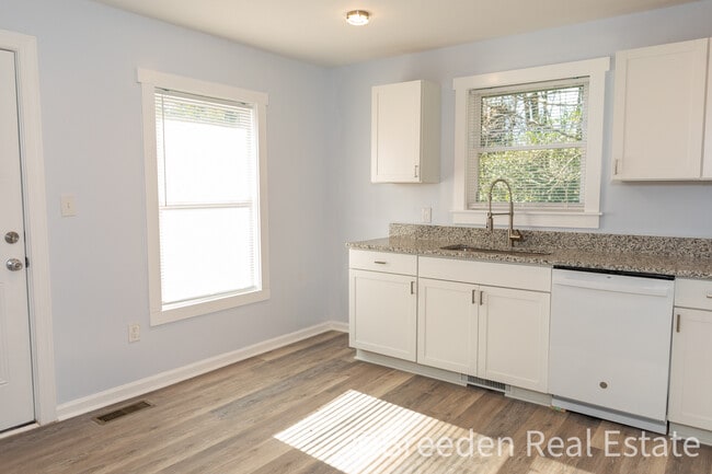 Foto del edificio - 2954 Old 70 Loop